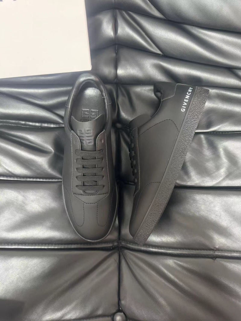 Givenchy Sneakers